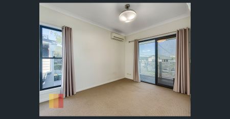 MODERN SPACIOUS 4 BEDROOM HOME WITH AIR CON - Photo 3