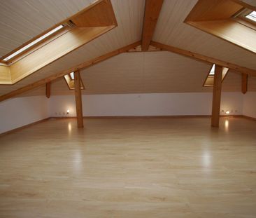 Duplex/two-level - Photo 5