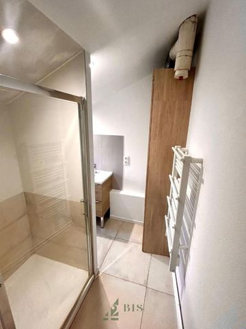 Location Appartement 4 pièces 86m² ROANNE 42300 - Photo 5
