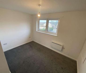 Elm Tree Close, Long Lee, BD21 - Photo 4