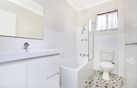 2 Bedroom Unit Located in Figtree! - Photo 4