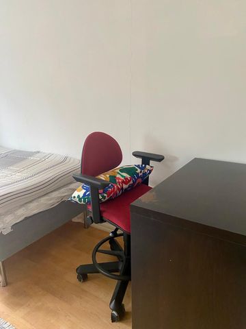 Körsbärsgatan, Älta - Photo 2