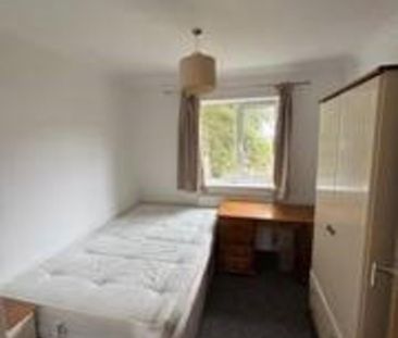 4 bedroom detached house to rent - Photo 2