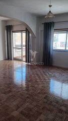 Apartment 2 bedrooms in the center Oeiras for rent - balcony, gardens, balconies - Photo 1