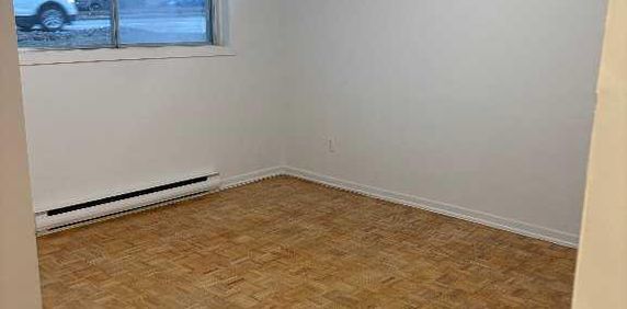 Bel appartement 3 1/2 Laval - Photo 2