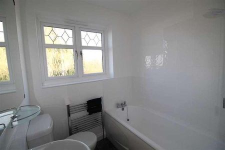 Denton Court, Burton Latimer, NN15 - Photo 5