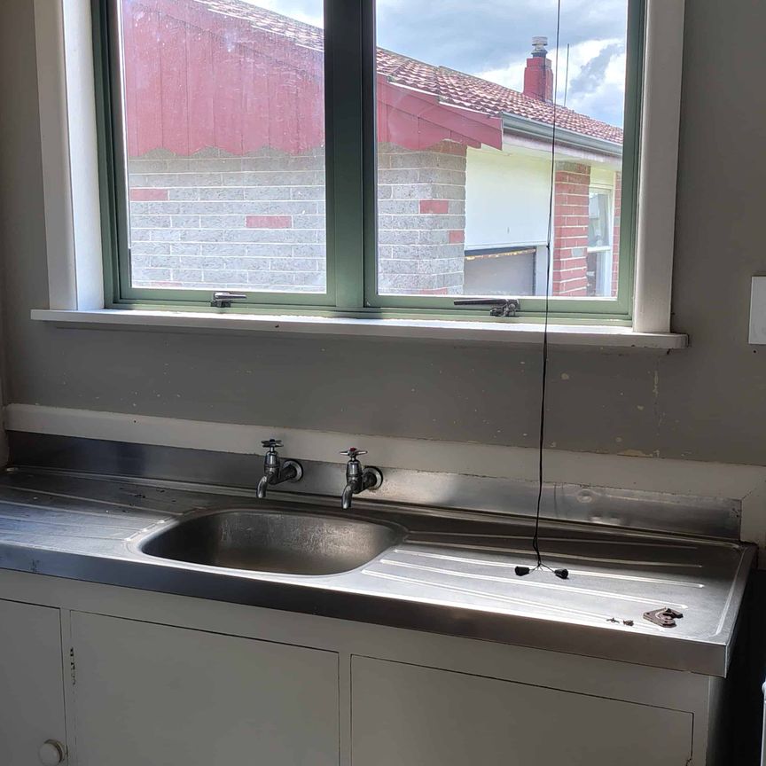 3 Bedrooms & 1 Bathroom - Photo 1