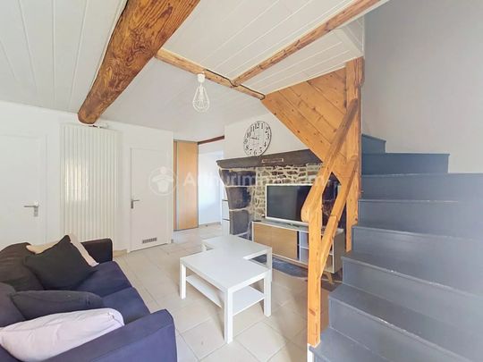 Location Maison 4 pièces 110m² ST GENES CHAMPANELLE 63122 - Photo 1