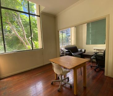 Fully furnished studio apartment with everything you need! - Photo 2