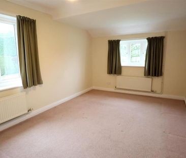 2 bedroom detached bungalow to rent - Photo 4