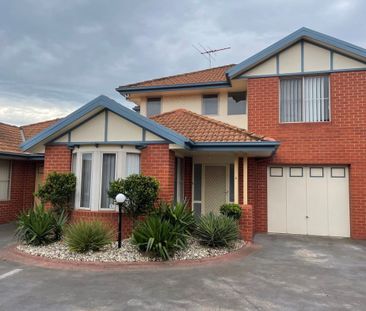 5/63 Pine Street, Reservoir VIC 3073 - Photo 2