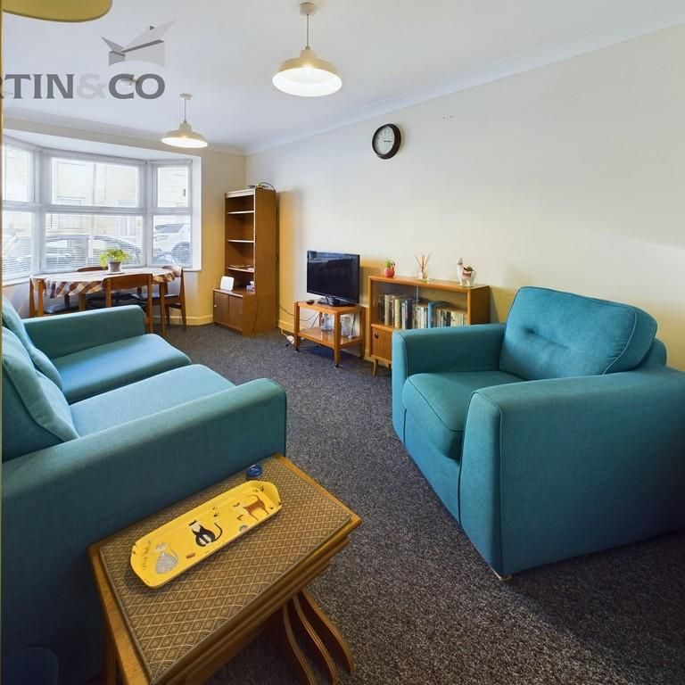 2 bedroom ground floor flat to rent - Photo 1