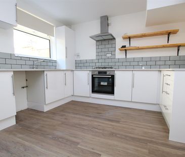 2 bed Detached House for let - Photo 2