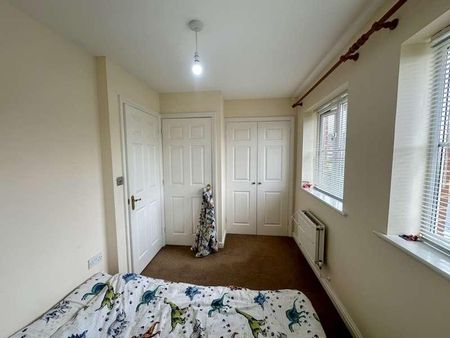 Bland Drive, Hawkinge, CT18 - Photo 3