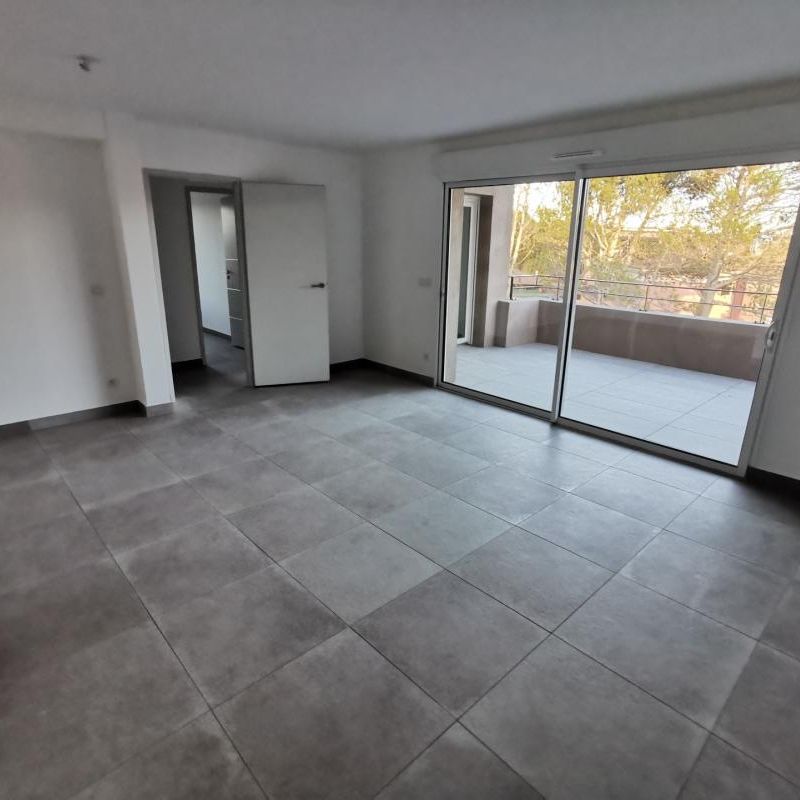 Location Appartement 3 pièces 69m² VILLENEUVE LES AVIGNON 30400 - Photo 1