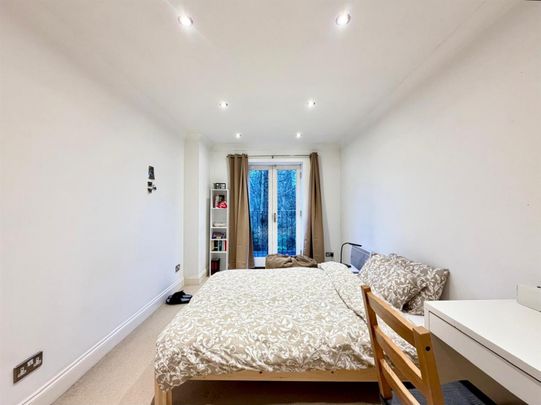 2 Bedroom Flat - Purpose Built To Let - Photo 1