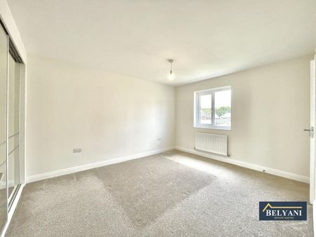 4 bedroom semi-detached house to rent - Photo 3