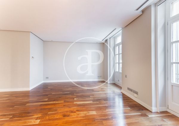 Flat for rent with Terrace in San Francesc (Valencia)