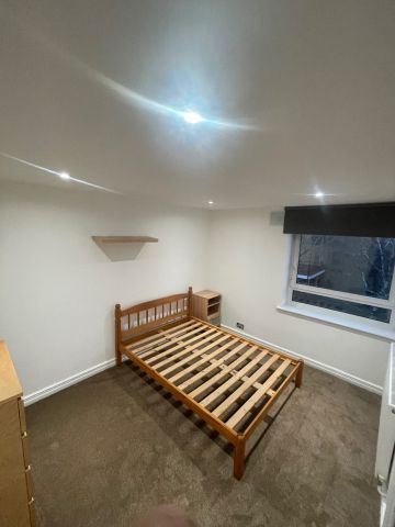 4 Bed Flat, Garratt Lane, SW17 - Photo 4