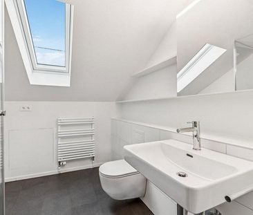 frisch sanierte Dachwohnung in ruhiger Liegenschaft - Photo 5