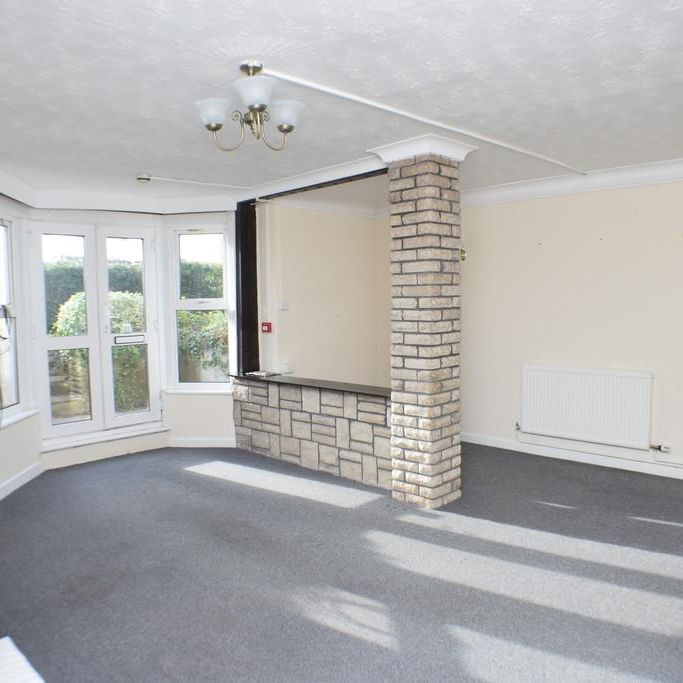 2 bedroom ground floor flat to rent - Photo 1