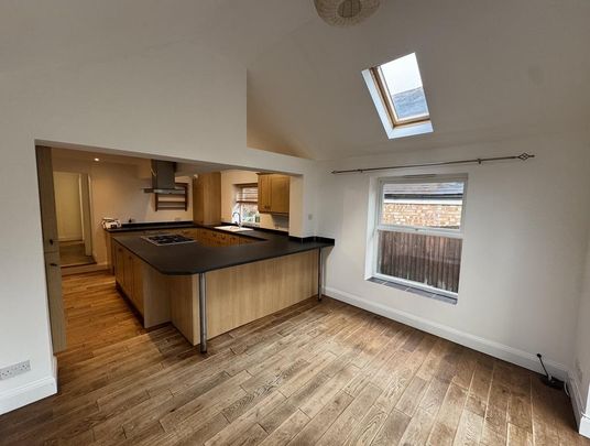 4 bedroom house to rent - Photo 1