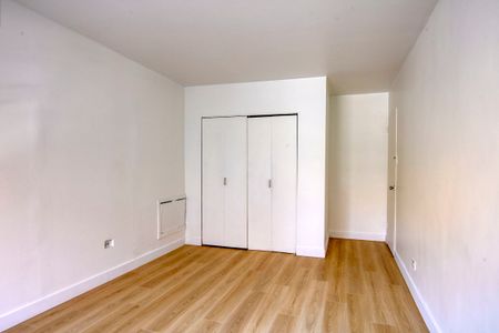 2400 Van Horne - Photo 2