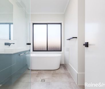 Beautifully Presented 4 Bedroom Family Home - Photo 1