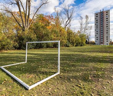1 Place De La Belle-Rive, Laval, QC - Photo 6