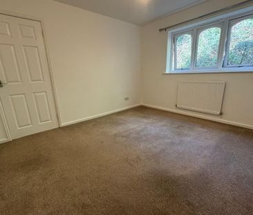 Beaulieu Close - Photo 4