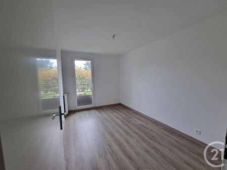 Location Appartement 3 pièces 63m² BRIE COMTE ROBERT 77170 - Photo 2