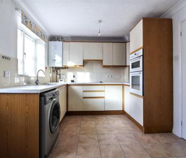 3 bedroom semi-detached house to rent - Photo 3