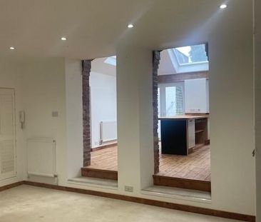 2 bedroom flat to rent - Photo 2