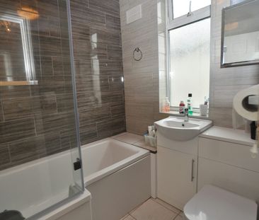 Semi-detached house to rent on - Photo 5