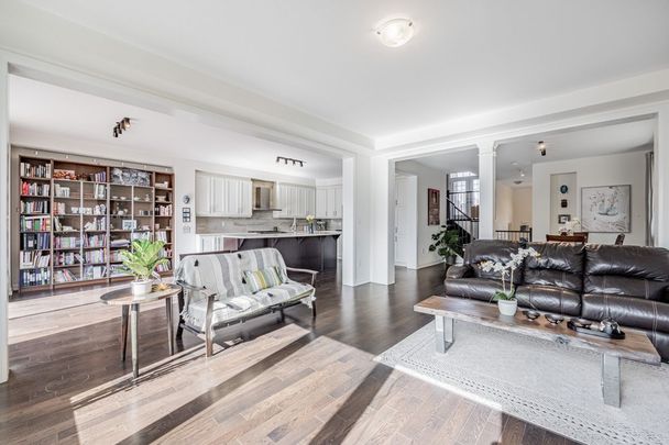 For Lease - 3158 Carding Mill Trail Unit# Upper, Oakville, Ontario - Photo 1