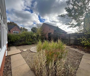 2 bedroom maisonette to rent - Photo 2