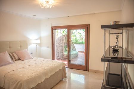 Luxury Flat for rent in Marbella, Andalusia - Photo 4