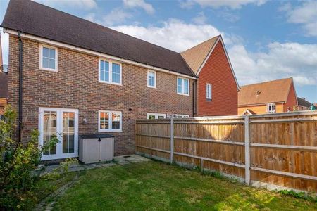 Brookfield Drive, Horley, RH6 - Photo 3