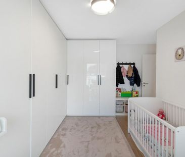 Lichtdurchflutete und stilvolle Wohnung sucht neue Mieter! - Foto 4