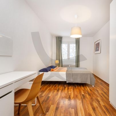 Living Green - Photo 1