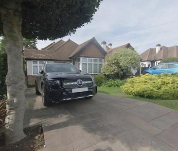 5 bedroom bungalow to rent - Photo 2