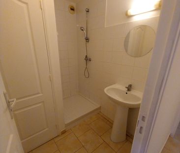 Location Appartement 3 pièces 50m² CUGES LES PINS 13780 - Photo 3