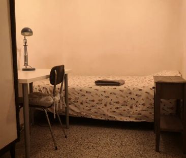 Room in a shared 1-bedroom apartment for rent in Castellana, all bills included - Foto 5