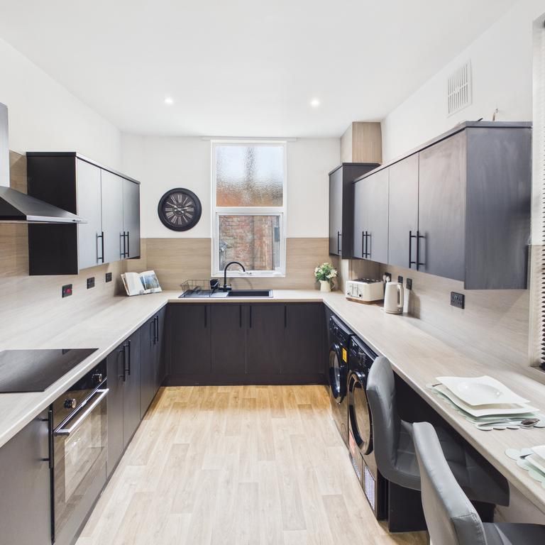 1 bedroom house of multiple occupation to rent - Photo 1