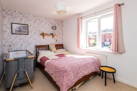 3 bed House - Townhouse To Let - Photo 4