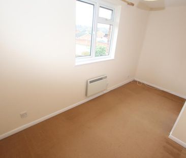 Marston Road, Woking - 2 bedrooms Property for lettings - Seymours - Photo 6