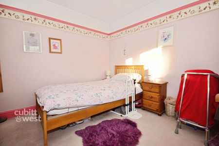 3 bedroom detached bungalow to rent - Photo 4