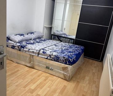 Room in a Shared House, Carlyle Road, E12 - Photo 3