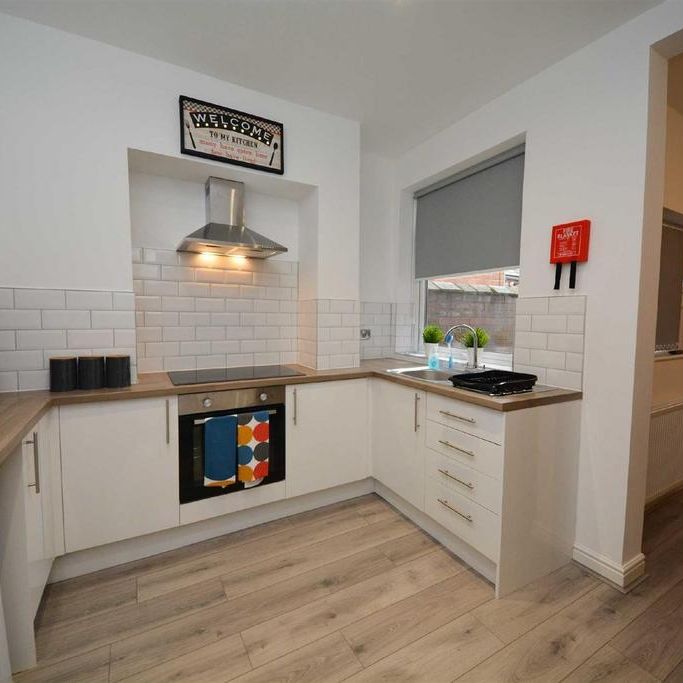 1 bedroom in a house share to rent - Photo 1