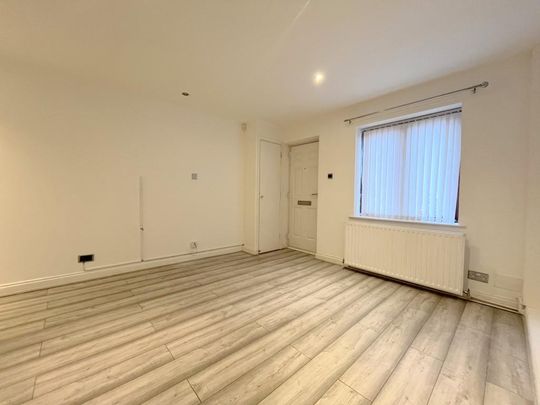 Terraced House - Photo 1